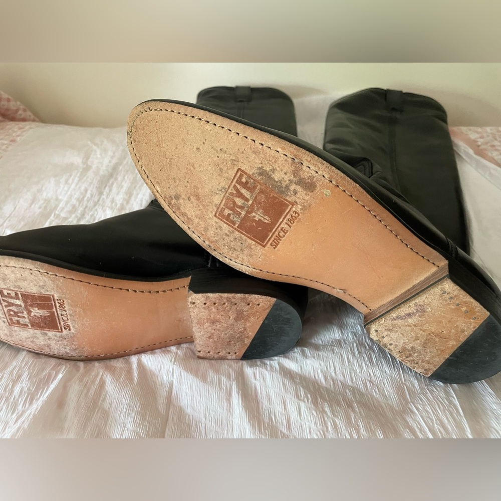 Frye tall equestrian boots
Black
Size 11
Originally $250
Asking $100